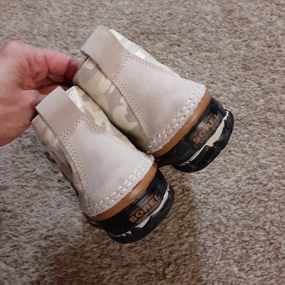 Sorel waterproof boots - Picture 2 of 10